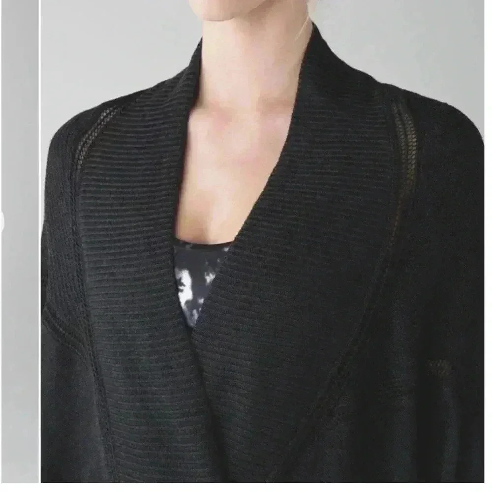 Lululemon Wrap Charcoal Size S/M - Picture 4 of 14